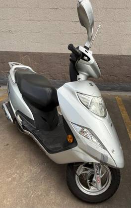 SUZUKI BURGMAN 125 AUTOMATIC SUZUKI BURGMAN 125 AUTOMATIC